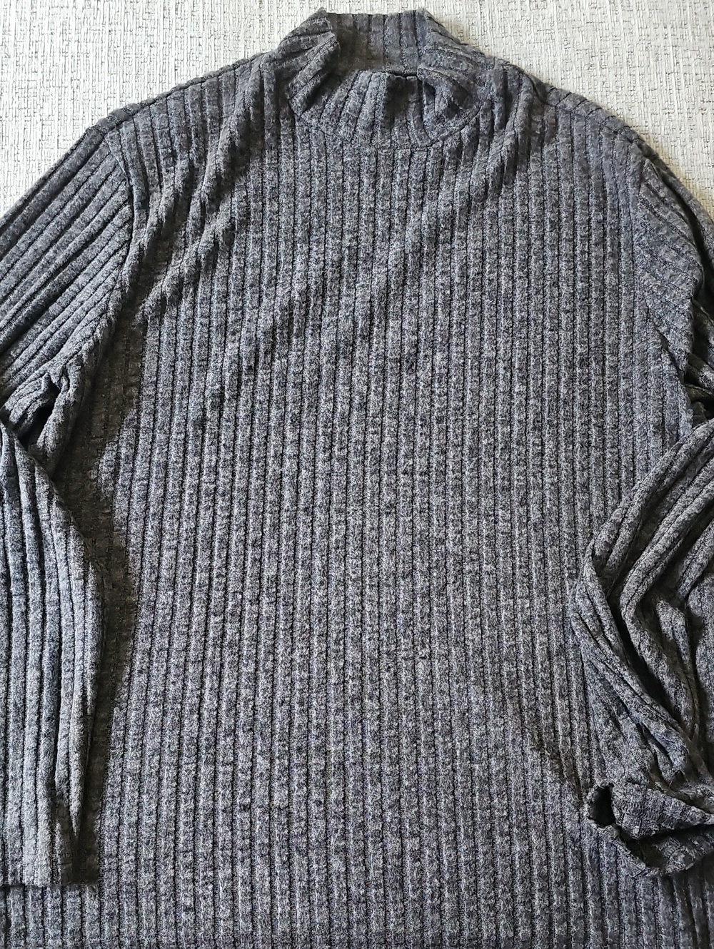 Men's Gray Ribbed Knit Sweater